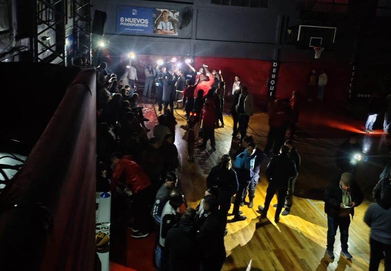El clásico Federal se quedó a media luz