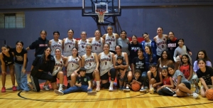 La formación Rojinegra del triunfo en casa.