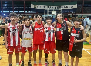 Los chicos de Pilar unidos para la foto en San Fernando.